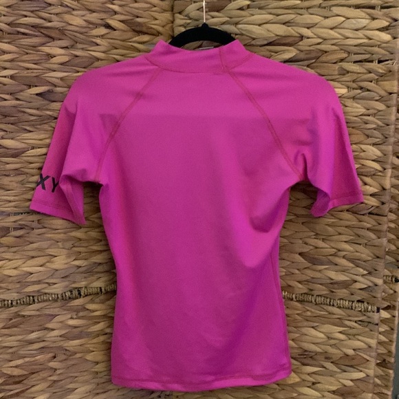 Pink Roxy Rash Guard 🏄‍♀️ ☀️ - Picture 2 of 7